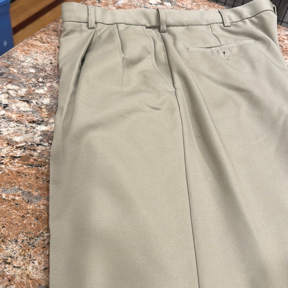 Haggar Men’s Slacks 100% Polyester, Expandable Waist, Size 38 x 32